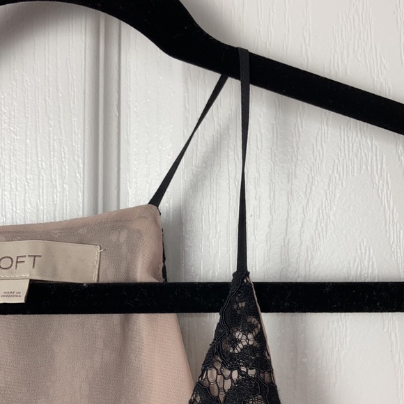 LOFT Black Lace over Nude Shell Top - Picture 4 of 8